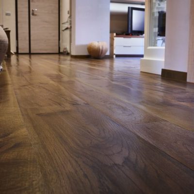 DEL BASSO. Parquet in prefinito e massello.