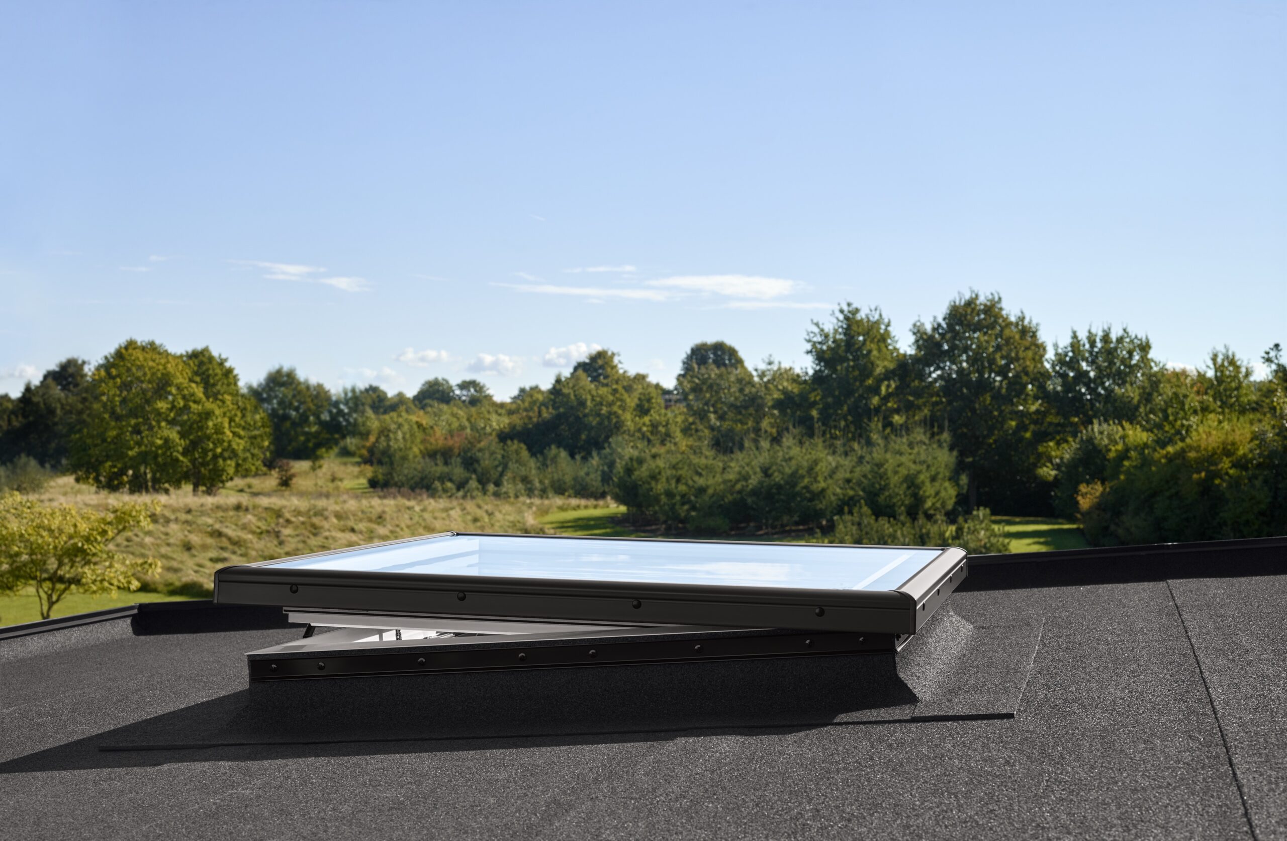 Finestre Velux per tetti piani con vetro piano